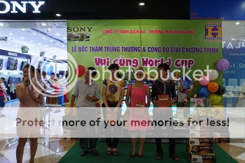 Chúc mừng khách hàng may mắn trúng giải Vui Cùng World Cup 2014 tại Sony Hoàng Hải