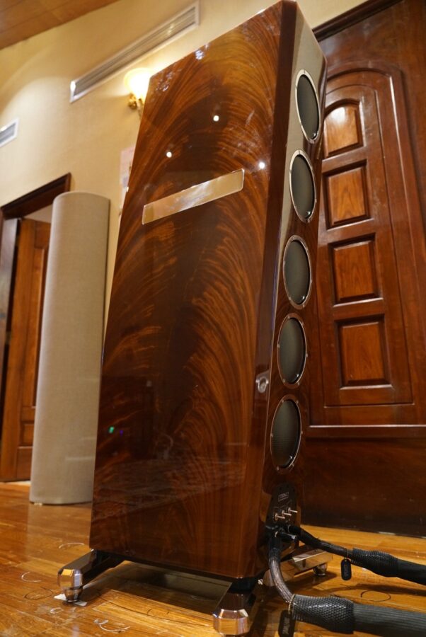 Loa bluetooth decor - Loa Floorstand Tidal Akira Veneers Piano Lacquer