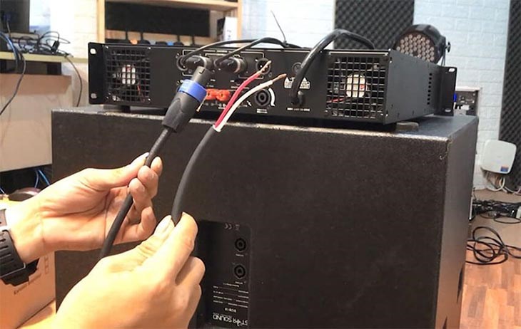 Amply bị chập dây loa do kỹ thuật đấu nối dây