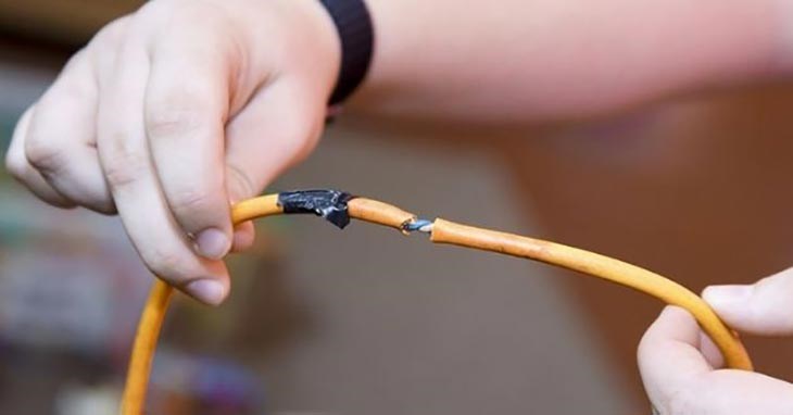 Dây loa bị đứt cần thay mới hoặc nối lại cẩn thận