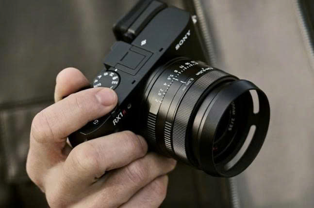 Sony RX1R III – Nhỏ gọn, 61MP, AF AI: chuẩn chất lượng trong túi